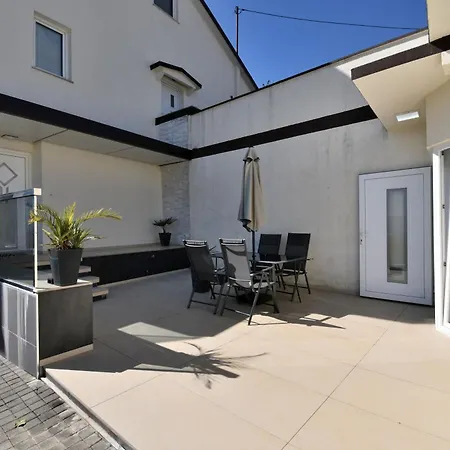 House Luxury *