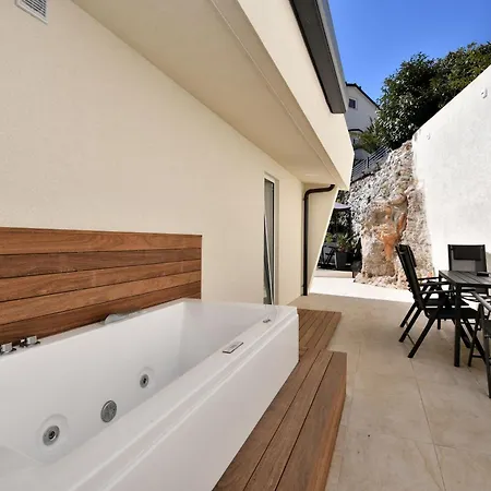 House Luxury *