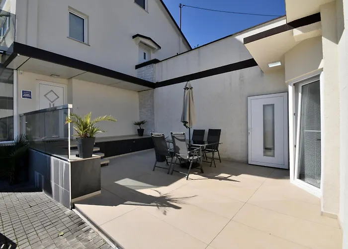 House Luxury *