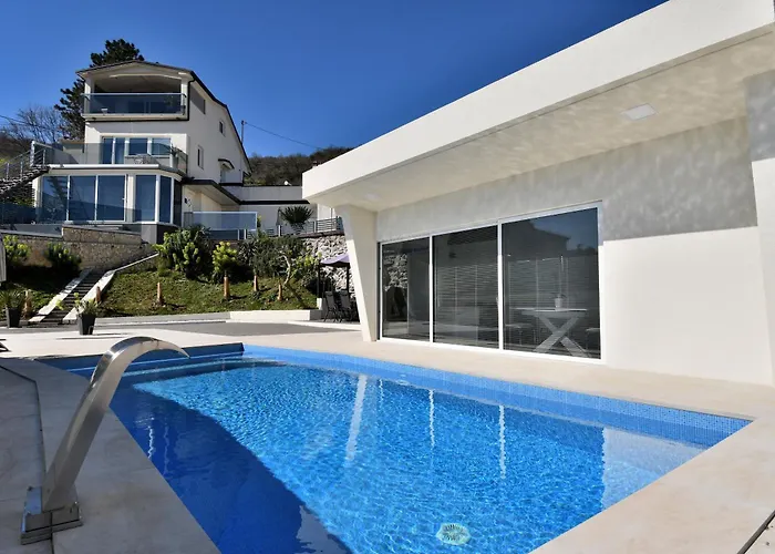Dom wakacyjny House Luxury Matulji
